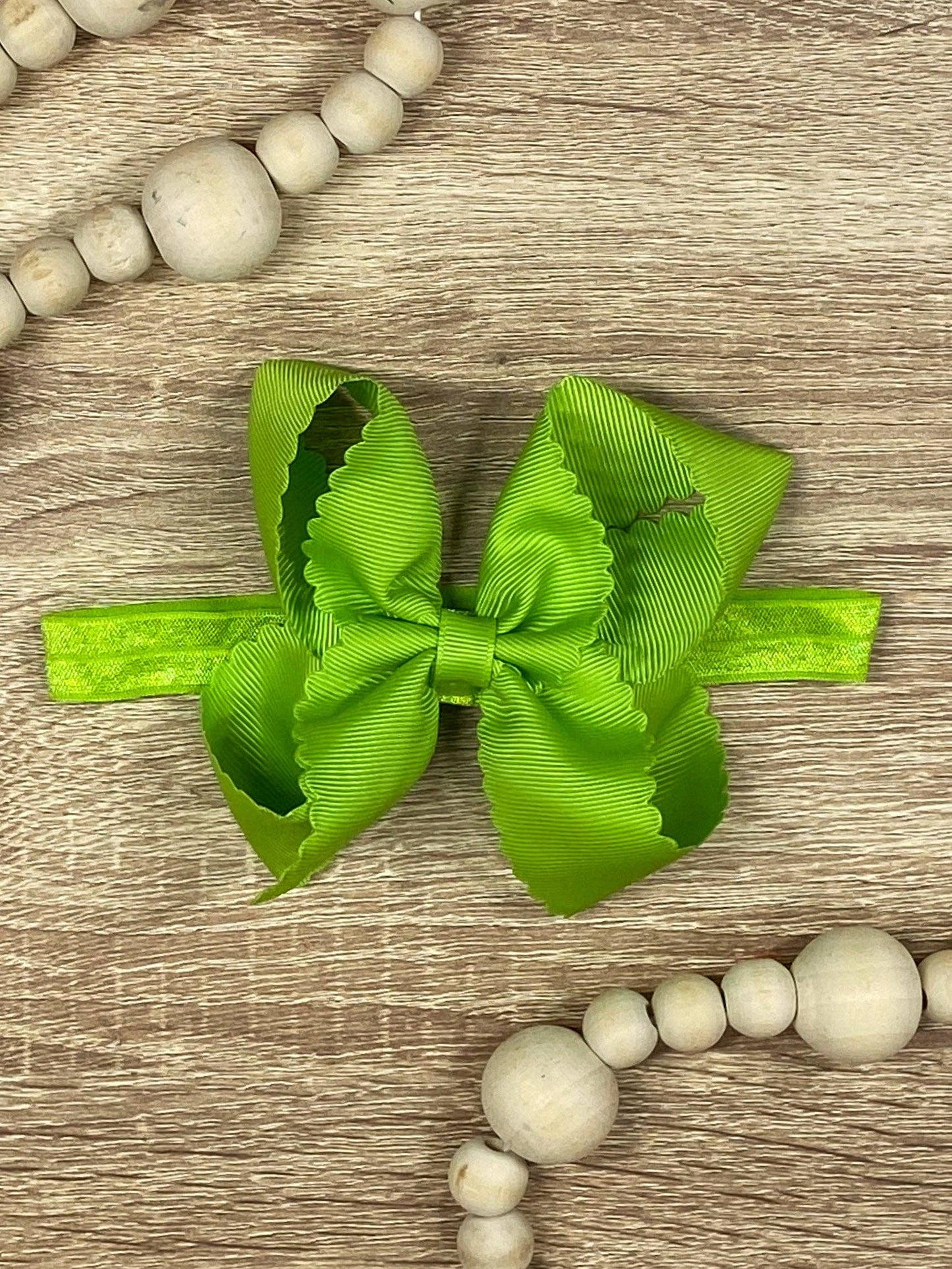 Classic Scalloped Bow - Headband - 4.5": White