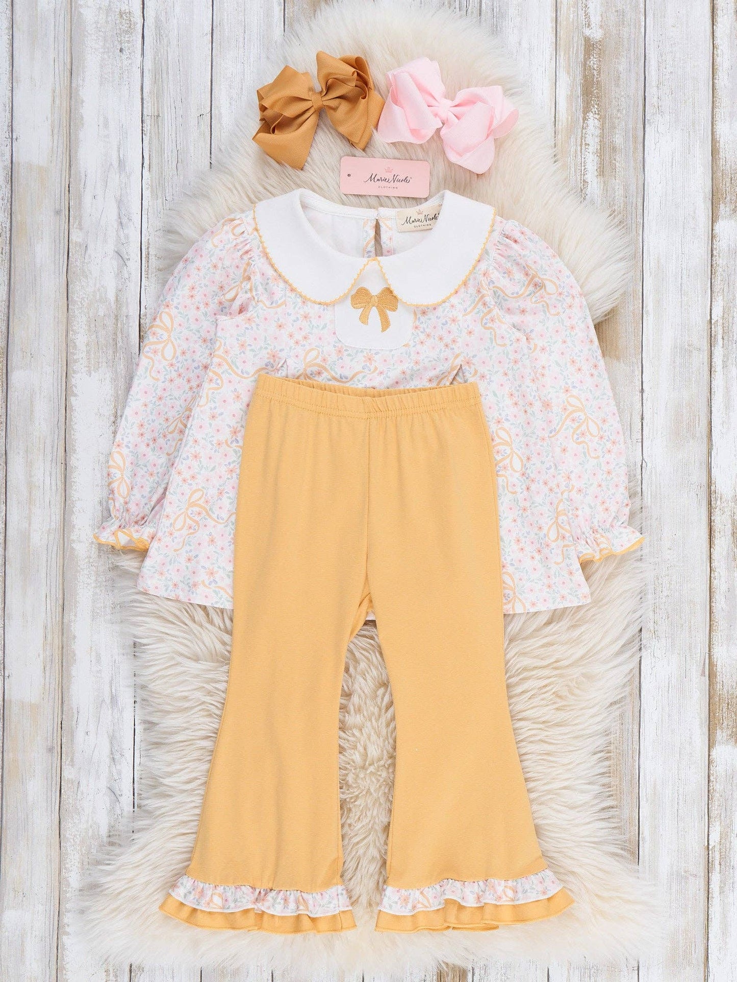 Meadow Bow Florals Collar Outfit