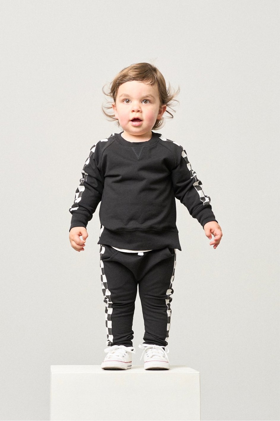 Side Checkered Pullover - Black