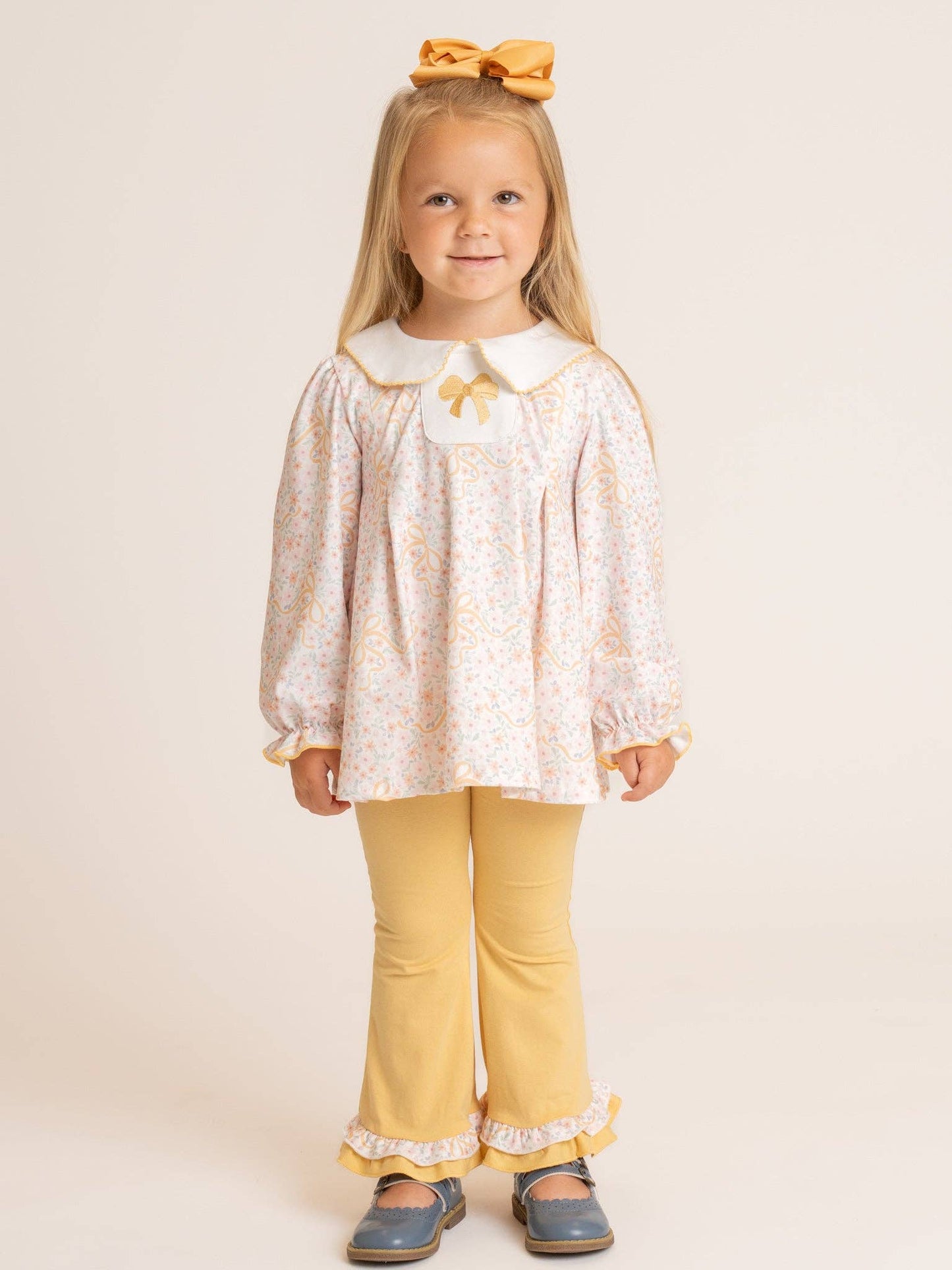 Meadow Bow Florals Collar Outfit