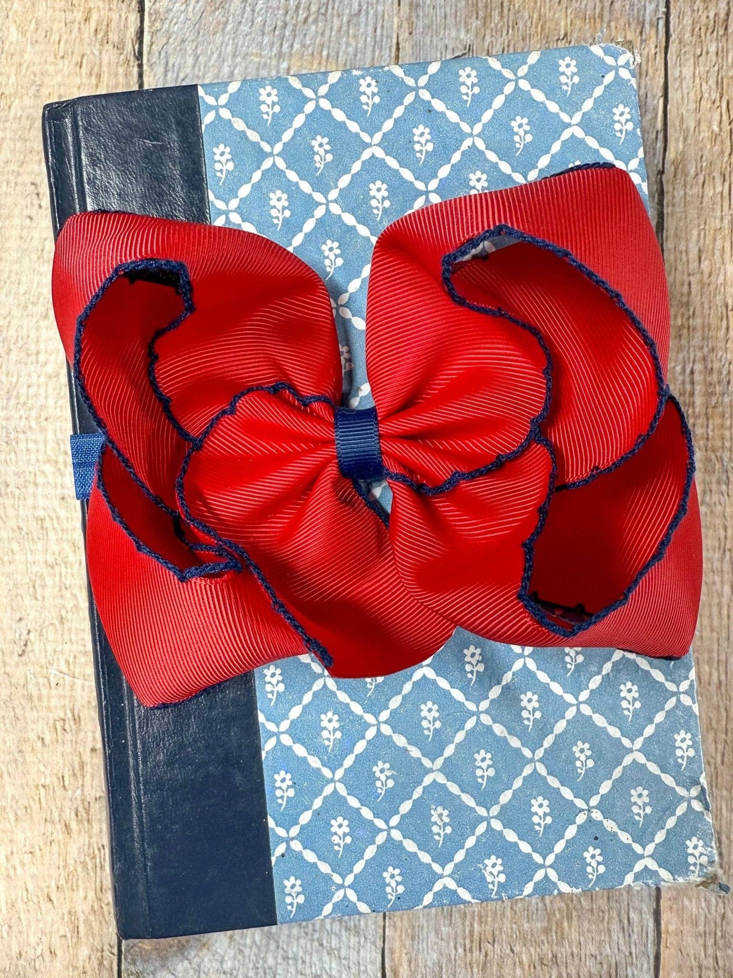 5" Classic Moonstitch Boutique Bows Girls Hair Accessories | Clip or Headband: Purple with White Moonstitch / Hair Bow on Clip