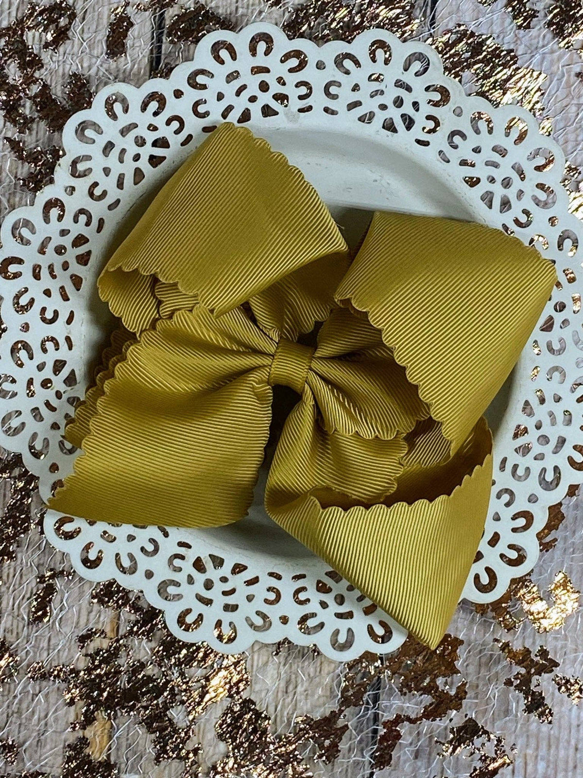 5.5" Oversize Scalloped Hair Bow | Clip or Headband: Silver / Clip