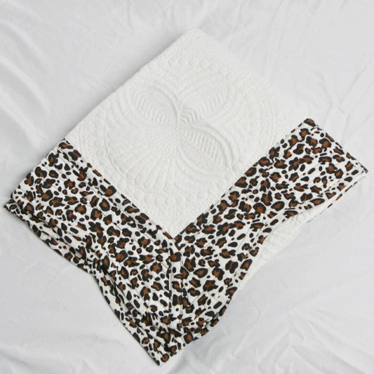 Safari Quilt: Baby Quilt (36" x 46")