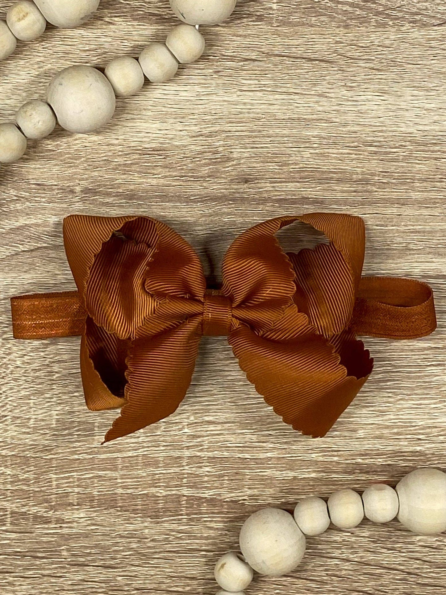 Classic Scalloped Bow - Headband - 4.5": White