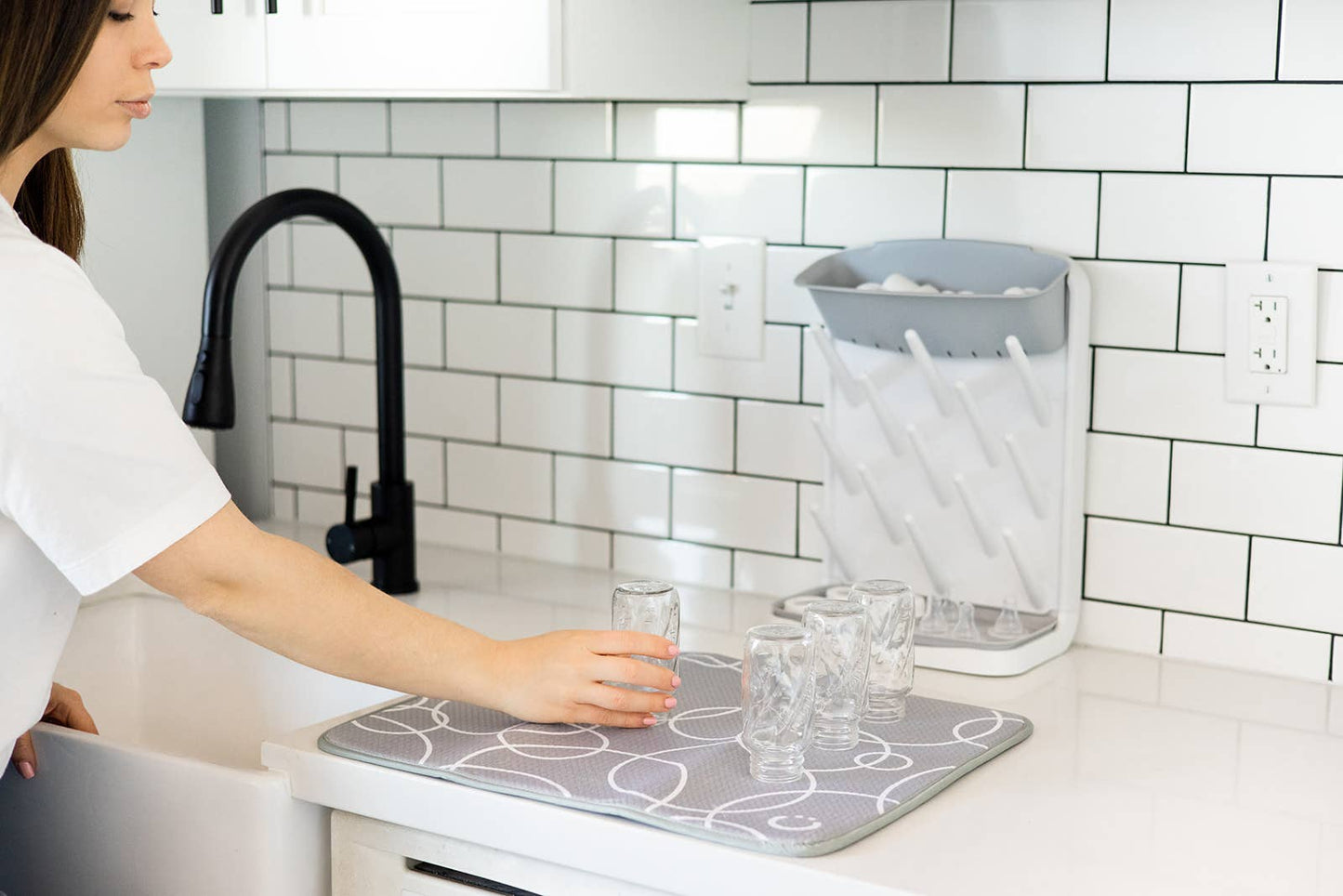 Vertical Bottle Drying Rack, Bottle Brush & Microfiber Mat