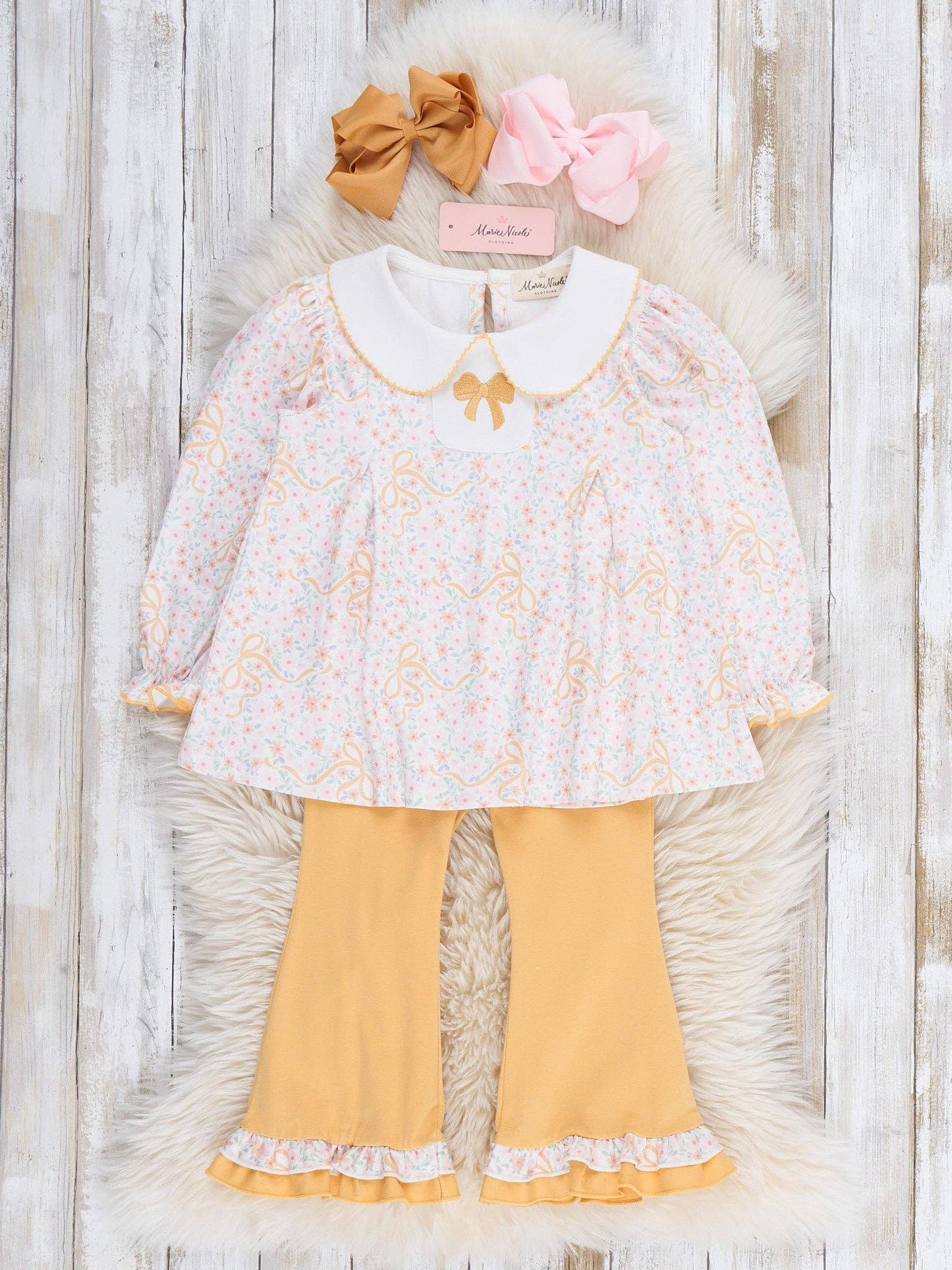 Meadow Bow Florals Collar Outfit