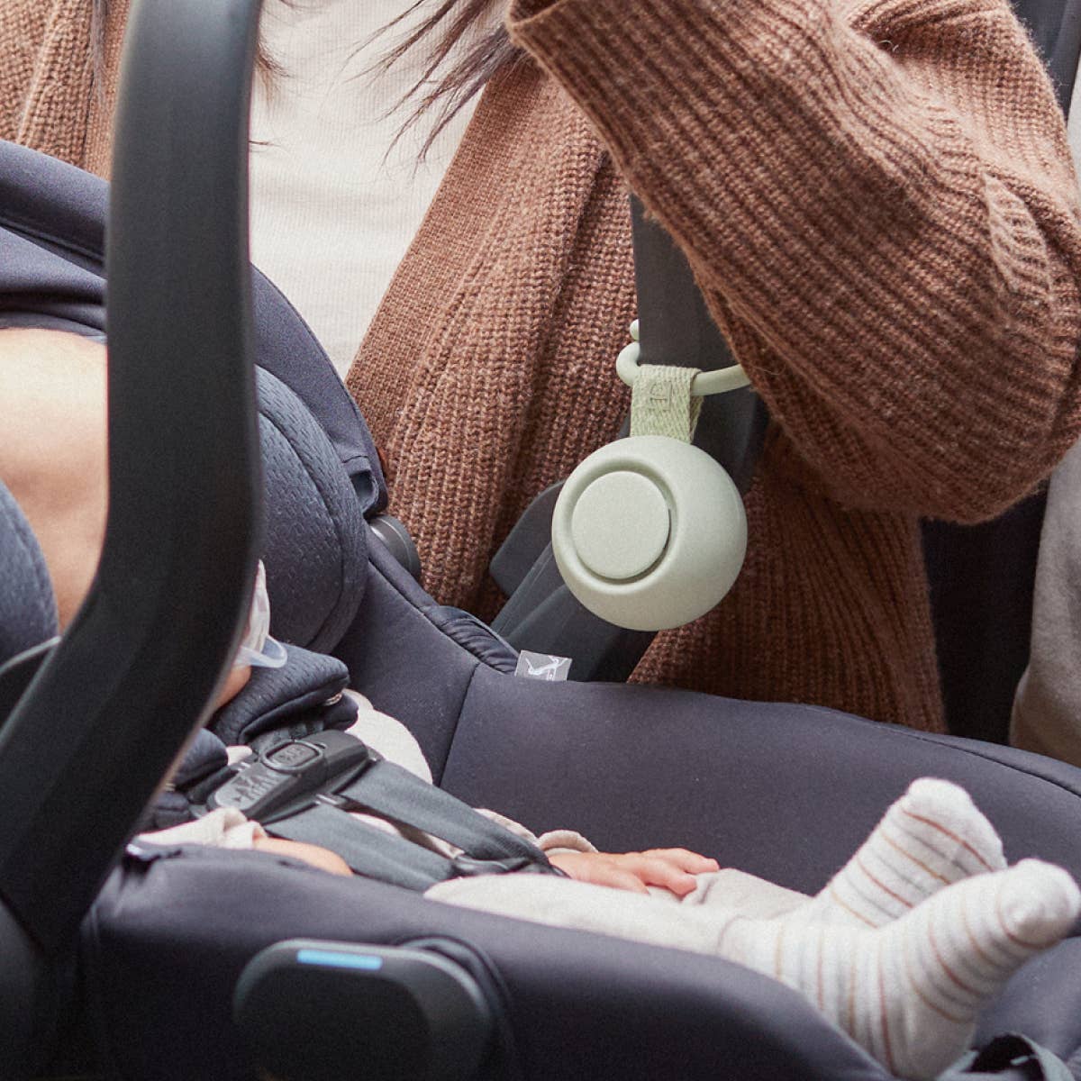 Hatch Rest Go | Portable Sound Machine for Babies and Kids: Putty