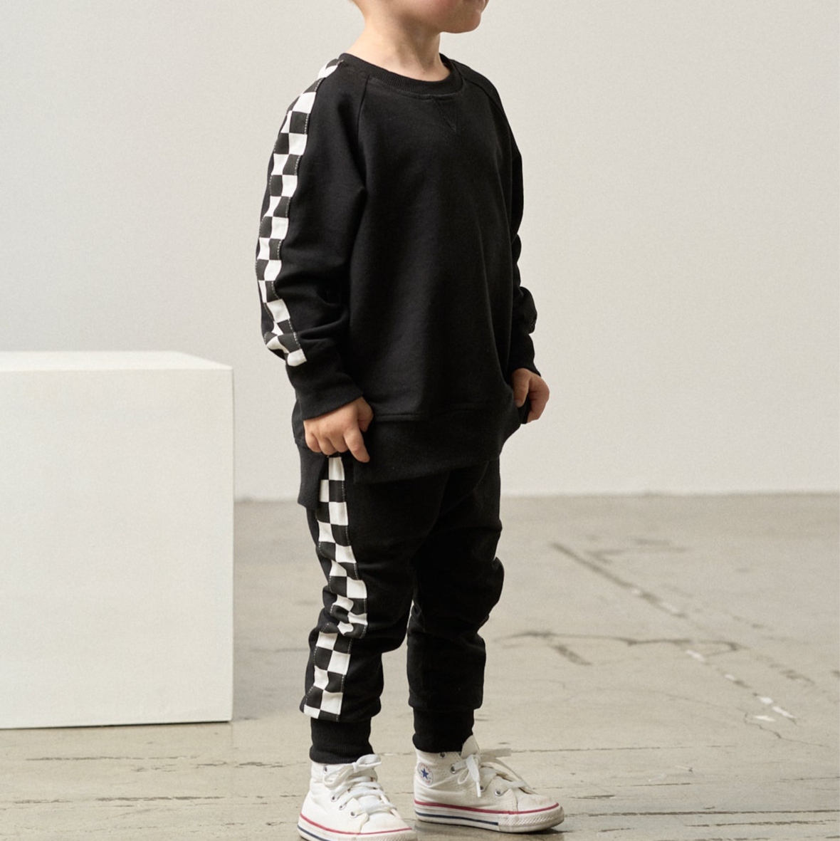 Side Checkered Pullover - Black