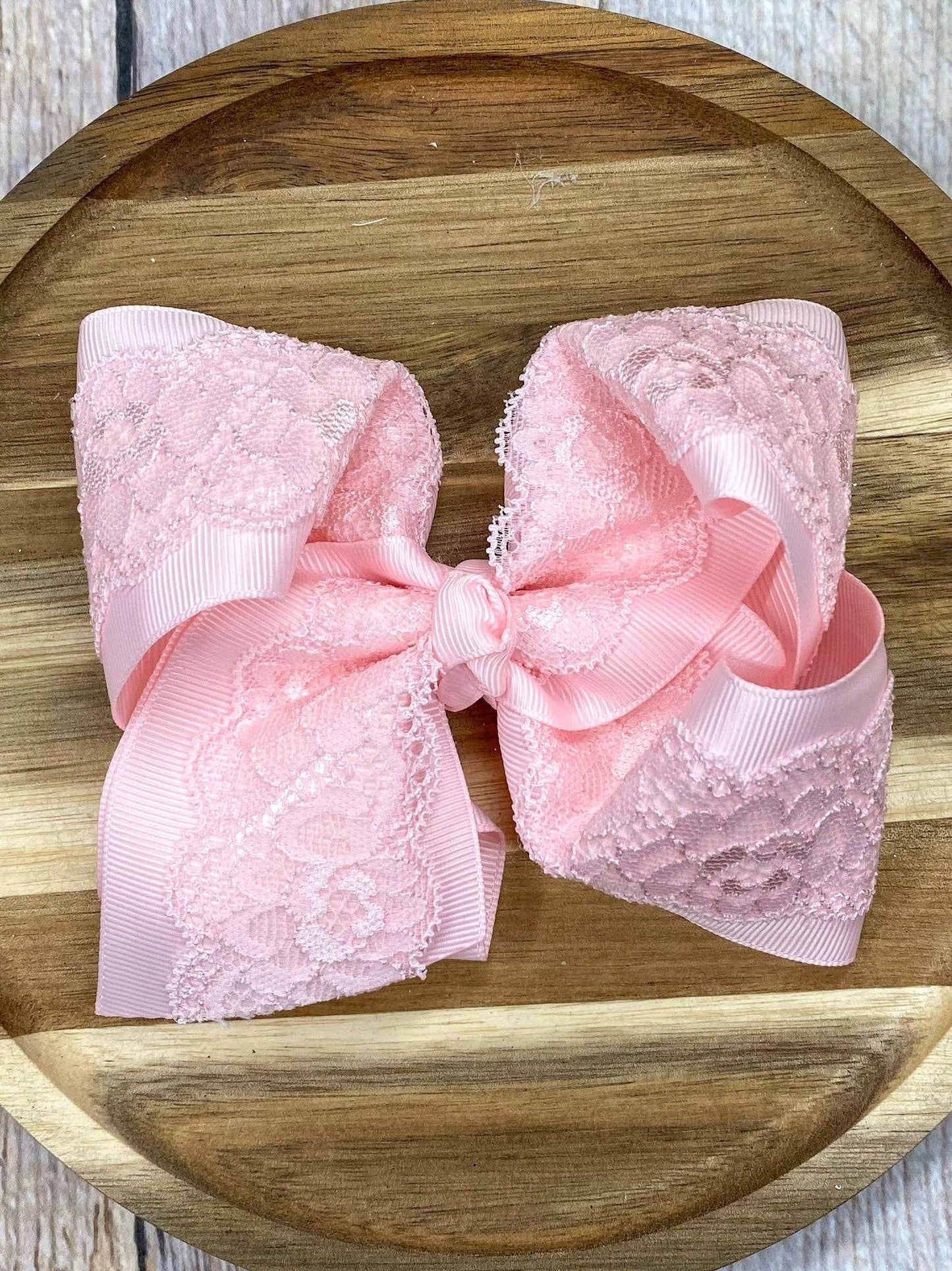 Chantilly Lace Classic Hair Bow: Light Pink