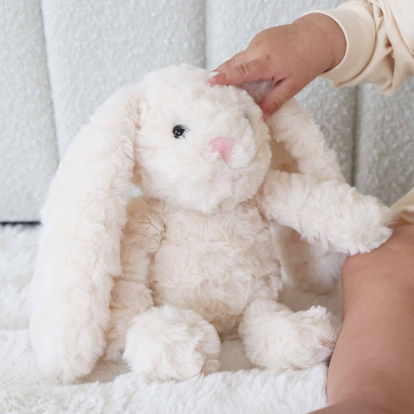 Cuddle Plush Friends: Bentley Bunny