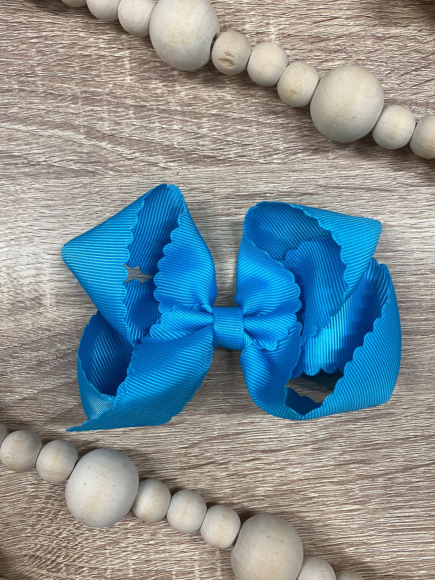 Classic Scalloped Bows - Alligator Clip - 4.5": Gold
