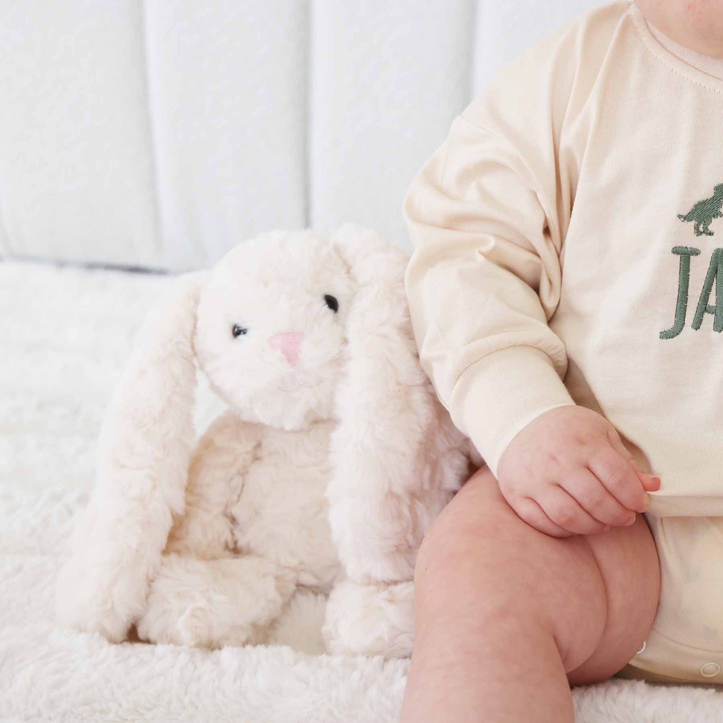 Cuddle Plush Friends: Bentley Bunny