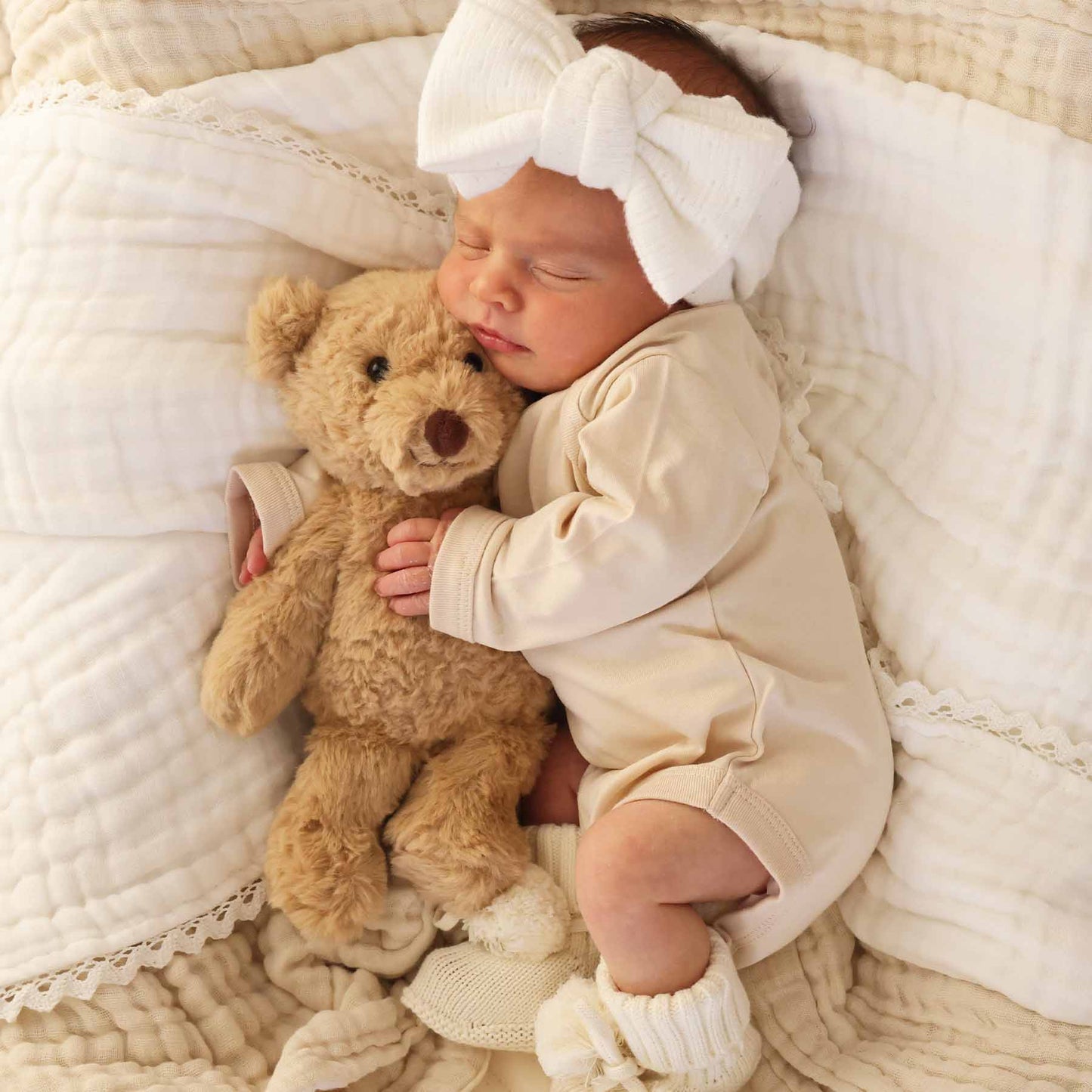 Cuddle Plush Friends: Bodhi Bear
