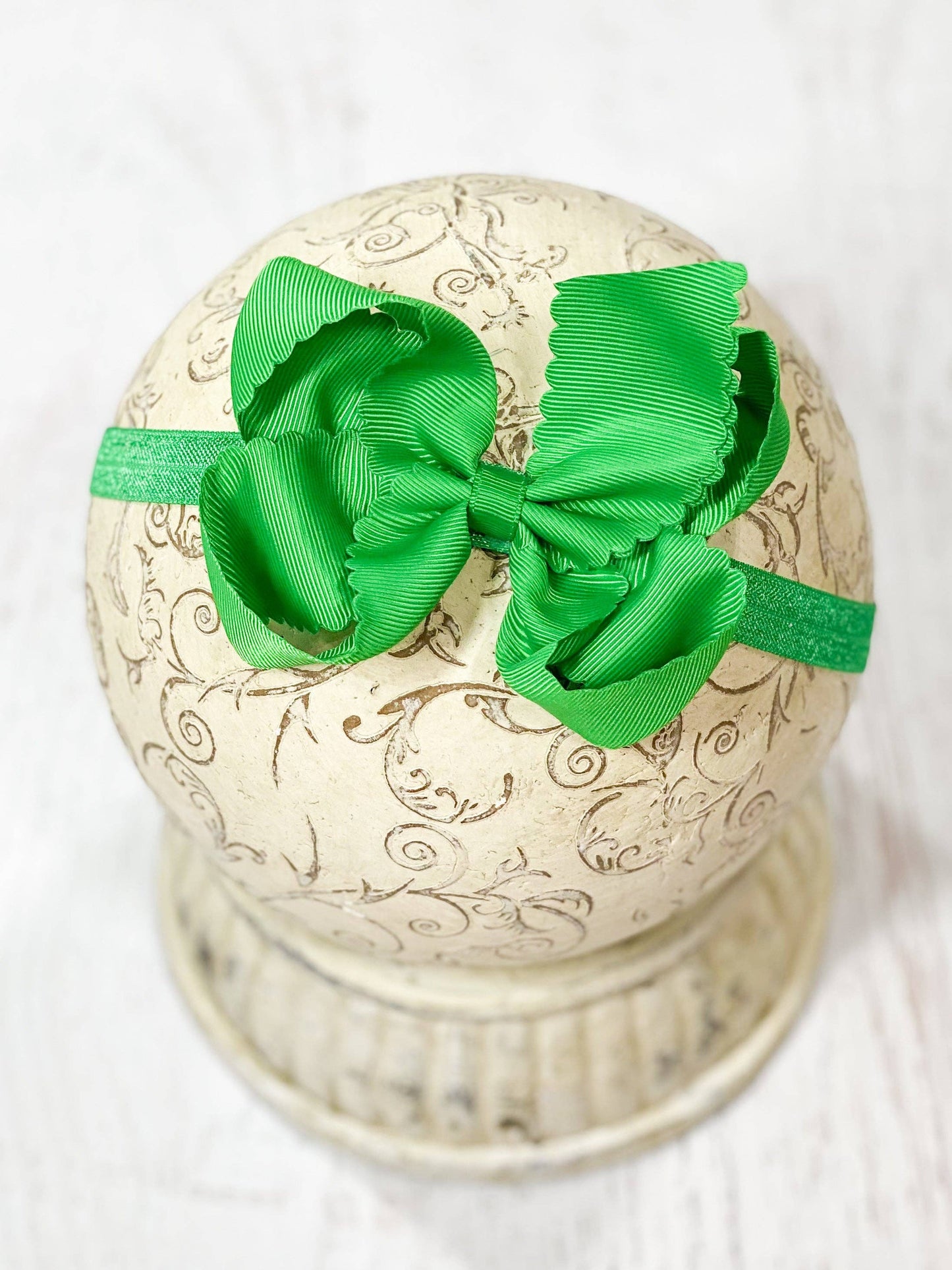 Classic Scalloped Bow - Headband - 4.5": White