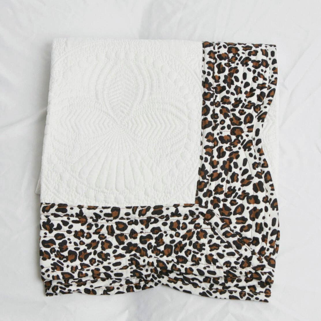 Safari Quilt: Baby Quilt (36" x 46")